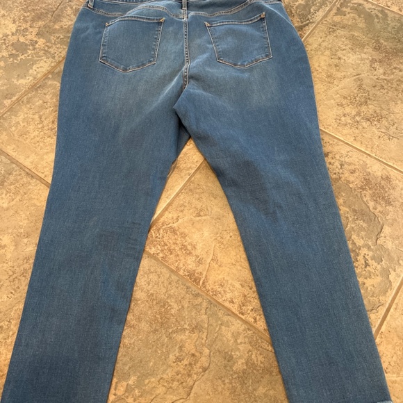 A.N.A. Woman High-Rise Jegging - Picture 4 of 4